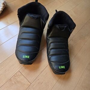 Line heat moldable foam boots